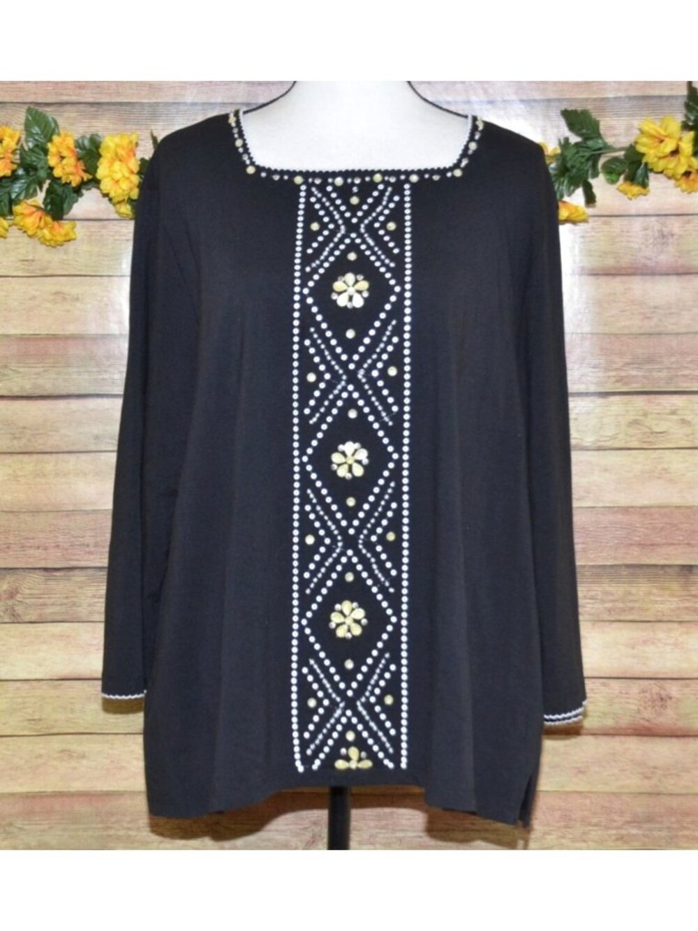 Alfred Dunner Ladies 1X Black Knit Top Scalloped Edge Beaded Floral 3/4 Sleeve